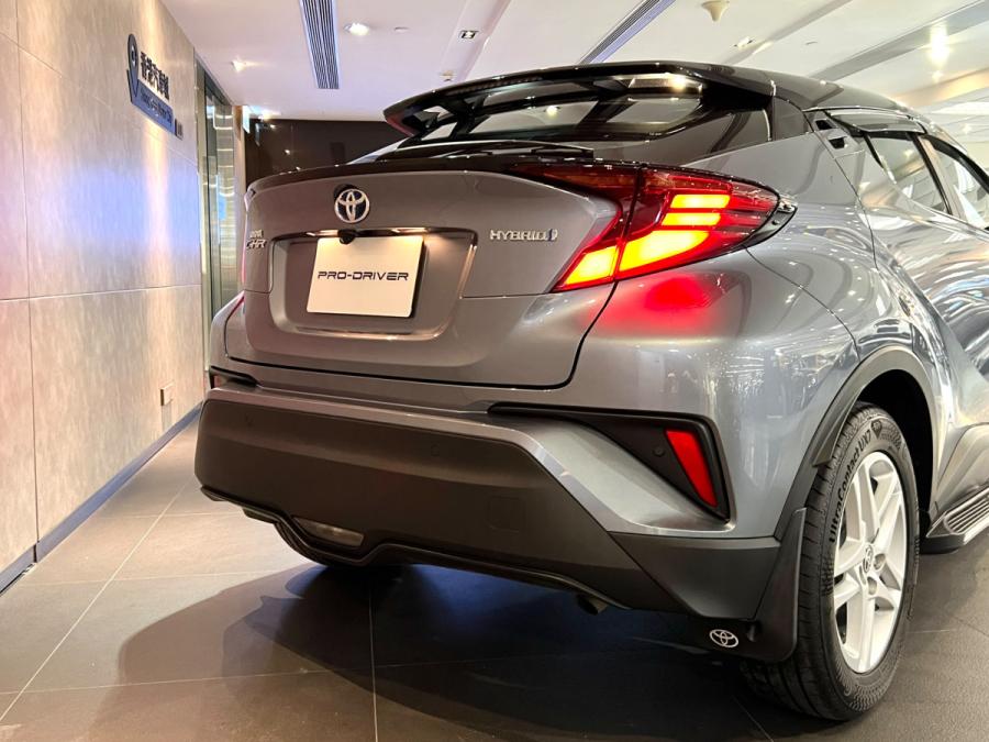CH-R HYBRID - Image 5